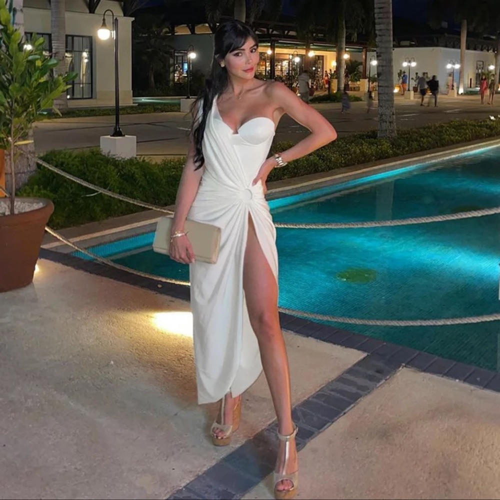 White Midi Wrap Dress 🏝 - Picture 6 of 7